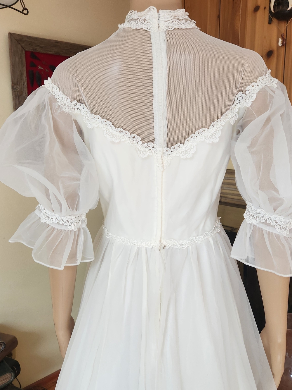 Vintage 70s Bridallure Pearl & Lace Victorian Wedding Gown Set - Picture 7 of 15